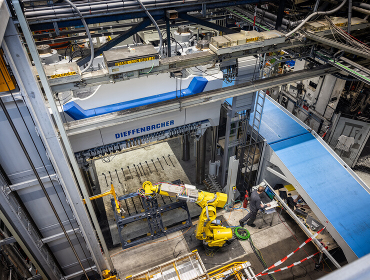 Fundering en dakconstructie voor nieuwe machine